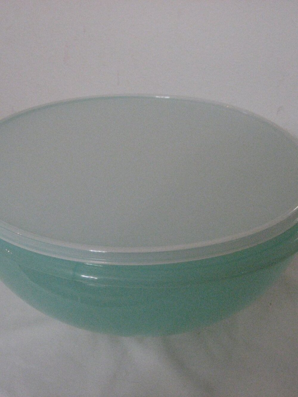 TUPPERWARE 26c FIX N MIX BOWL/SEAL MINT/SHEER MIP